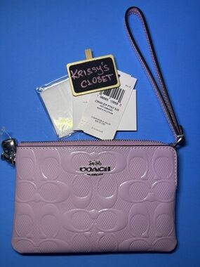 NWT COACH Light Violet Patent Signature Wristlet with Logo Plaque